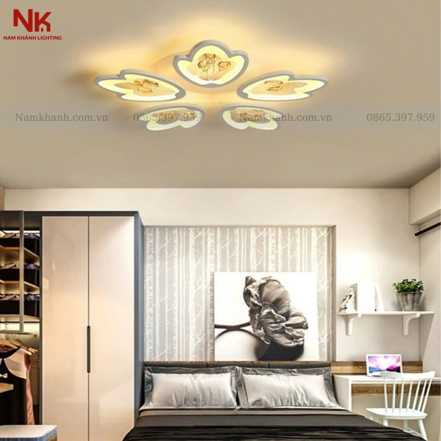 Đèn Ốp Trần Lá Pha Lê